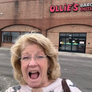 Meet your Posher, Lisa